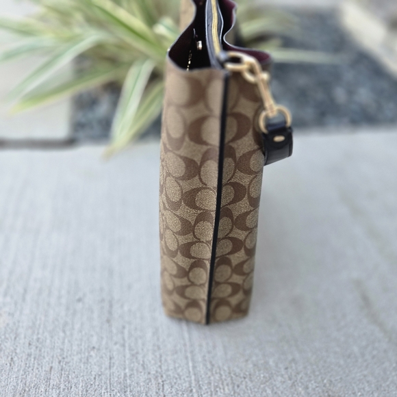 Coach Mollie Bucket Bag In Signature Canvas - Picture 7 of 12